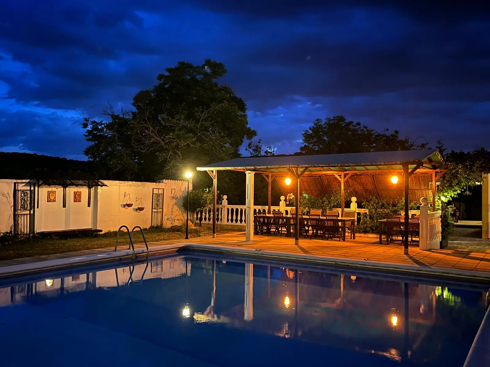 Piscina de noche